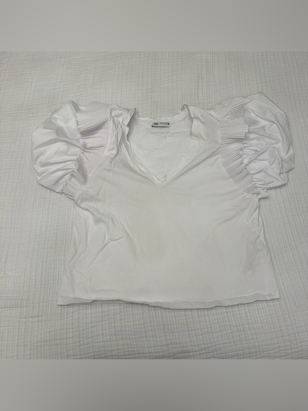 zara white puff sleeve v-neck top size m